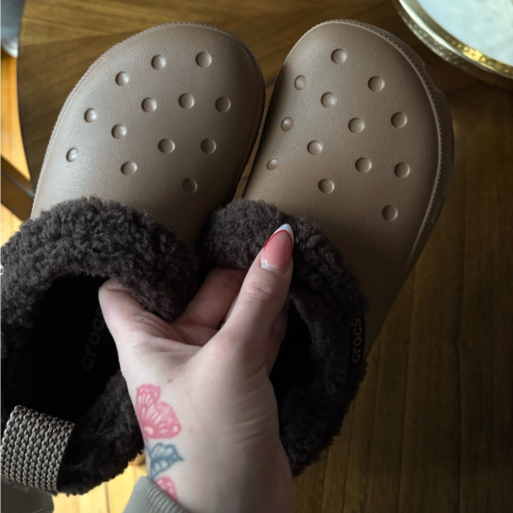 CROCS Brown Fuzzy Lined Clogs